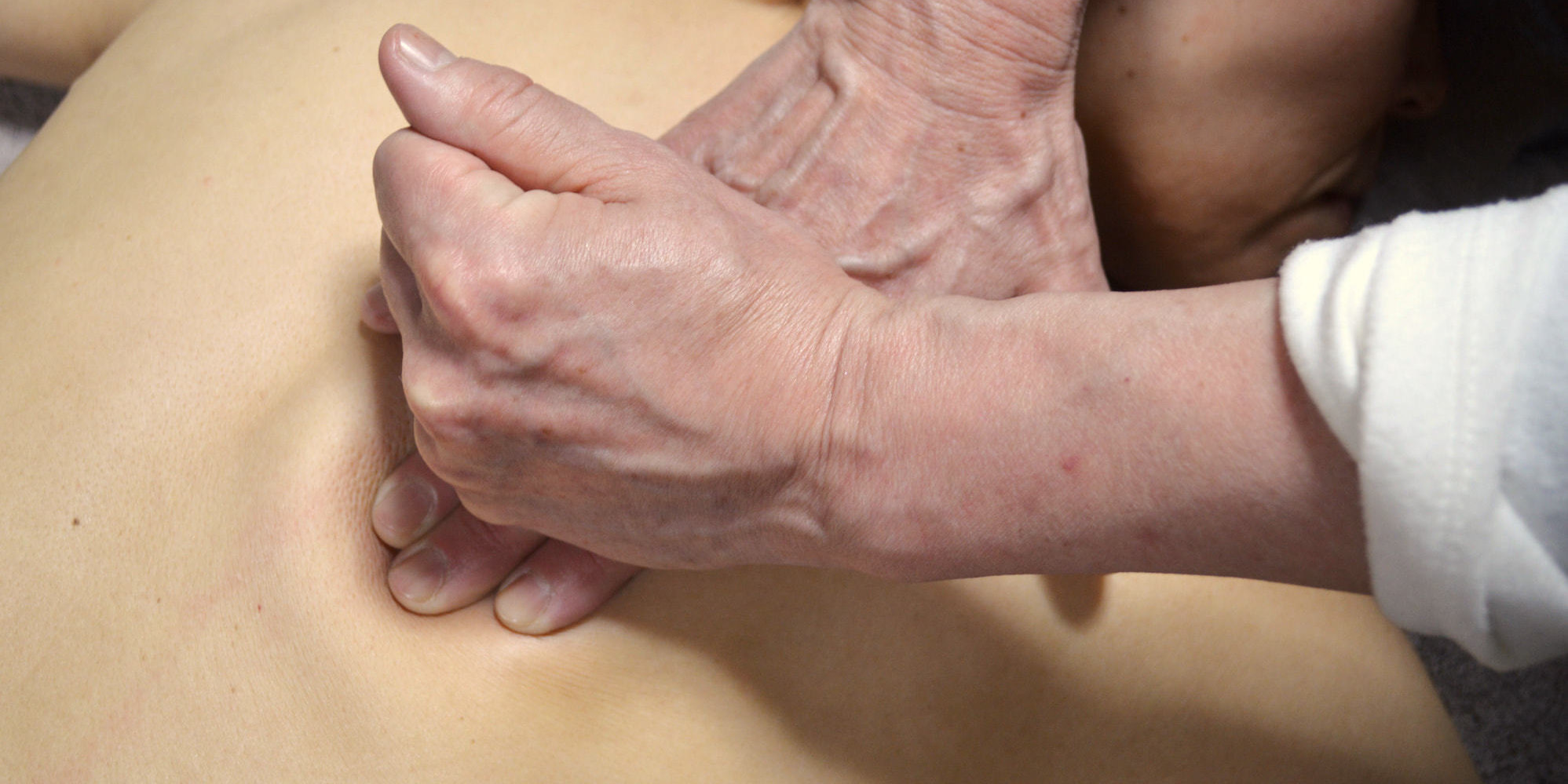 脳疲労を追求していく中で生まれたのが、「五感疲労」にアプローチする手技です。試行錯誤の末に施術メニューとして確立しました。